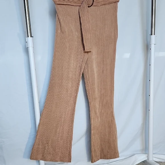Elegant Tan Striped Jumpsuit - Picture 4 of 8